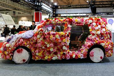     
: 1520496686_toyota-covered-one-of-its-cars-from-head-to-toe-in-flowers-at-the-tokyo-auto-salon-th.jpg
: 150
:	103.4 
ID:	931